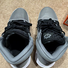 Nike LeBron Witness 8 Cool Grey Black White Men  s US 11 Mid Top FB2239-004