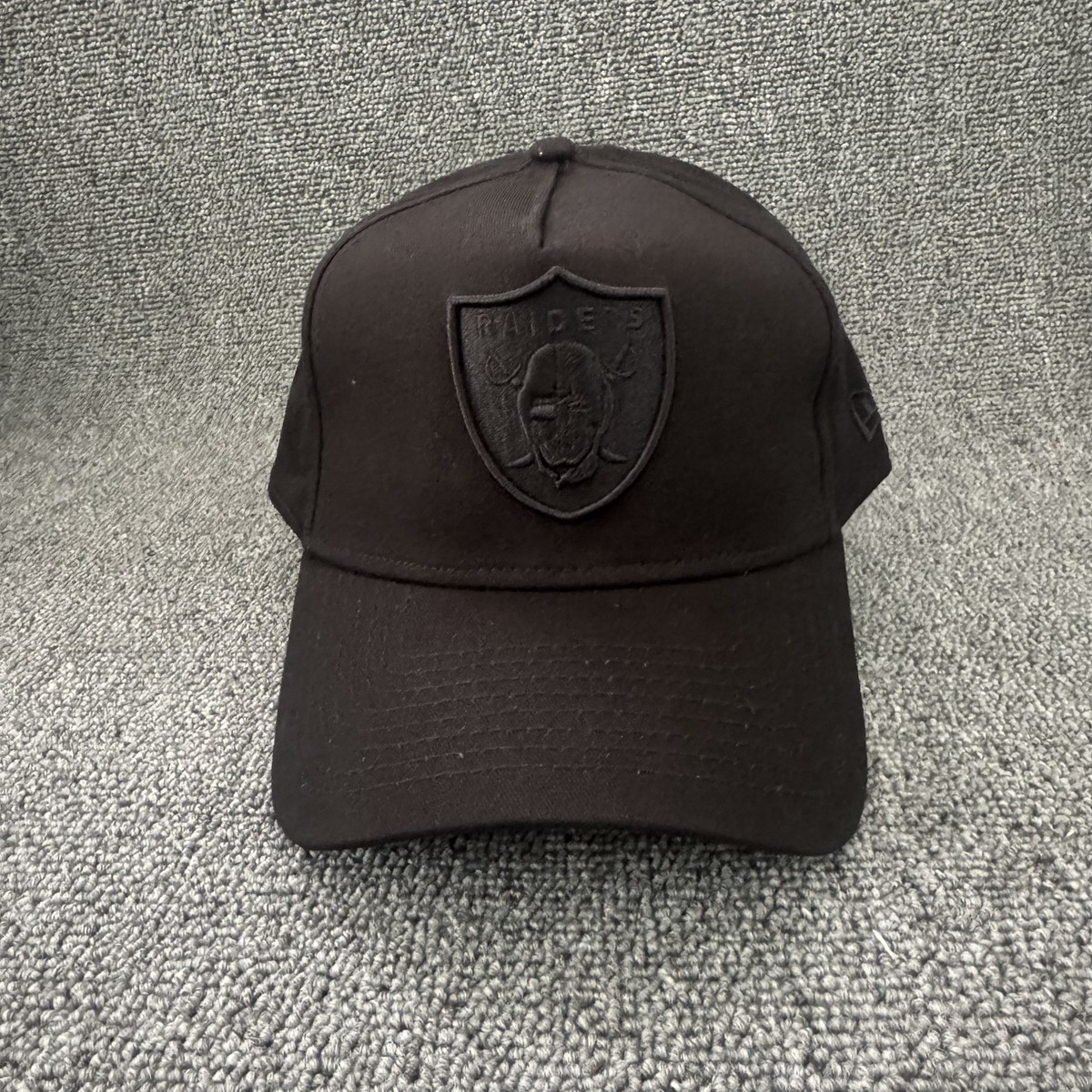 New Era Raiders NFL Black Tonal Logo Curved Brim Hat