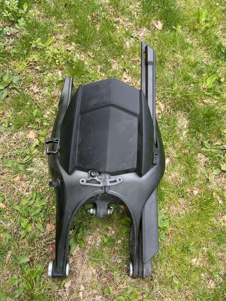   Yamaha MT09 2018 brazo oscilante montaje completo Foto 3 de 4