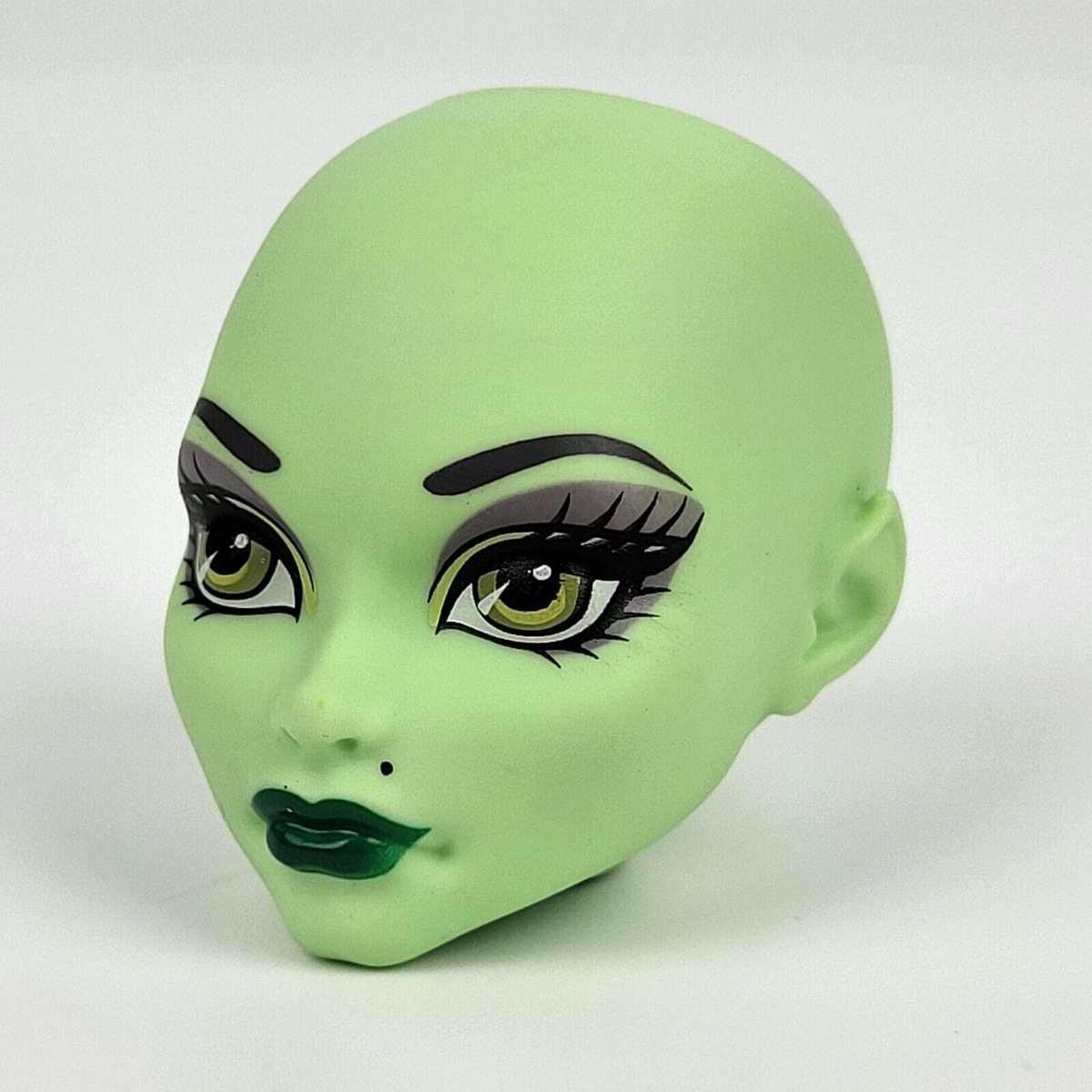 Create-A-Monster High CAM - Witch Girl - Starter Pack Create-A-Monster High CAM - Witch Girl - Starter Pack