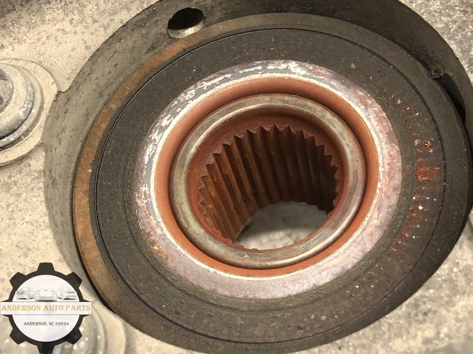 2014-2020 MASERATI QUATTROPORTE AWD RIGHT PASS FRONT SPINDLE KNUCKLE HUB OEM