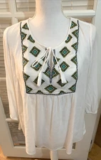 Crown & Ivy Babydoll Top Sz M White Pullover Diamond Pattern 3/4 Sleeve Tassel.