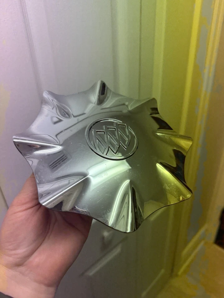 Tapa central de rueda cromada Buick LeSabre 16" OEM 9594695 9594918 buenos clips 03-05 Foto 2 de 4