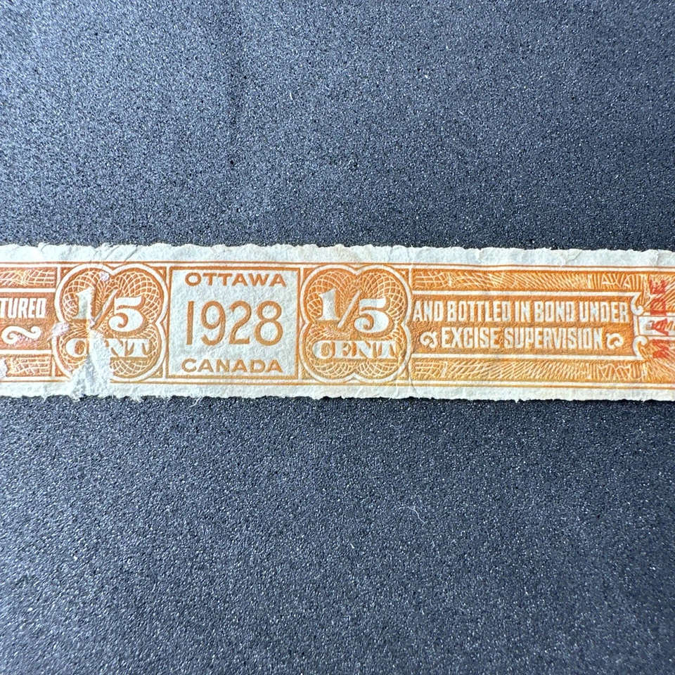 Sello de ingresos de botellas de licor de Canadá de 1928 Foto 3 de 4
