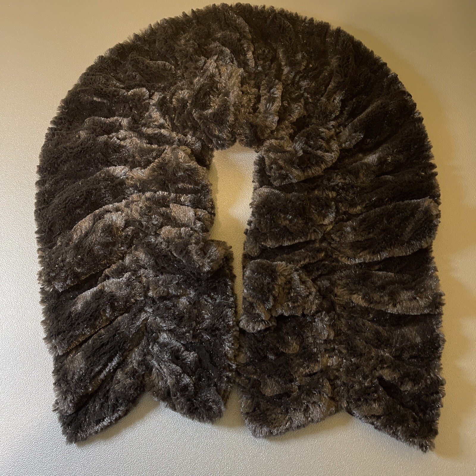 Women’s Thick Black Faux Fur Pull Through Scarf Neck Warmer Fluffy Collar Stole