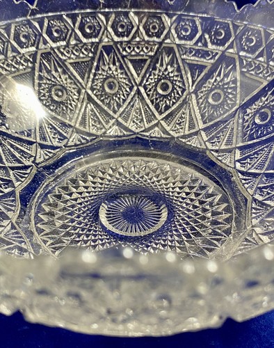 Beautiful OLD 8” Pressed Crystal Bowl W Hobstar Diamond Pattern - Just Sparkles! - Picture 10 of 10