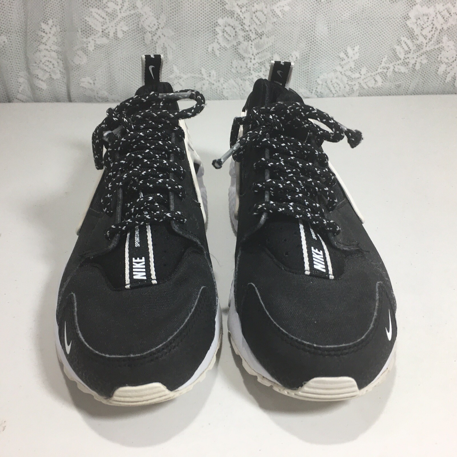 black huaraches size 4