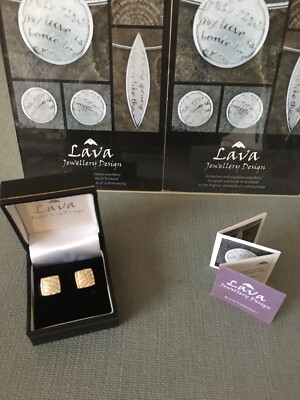 Lava Schmuck quadratische Ohrringe Silber Rabby Burns Poesie Detail neu