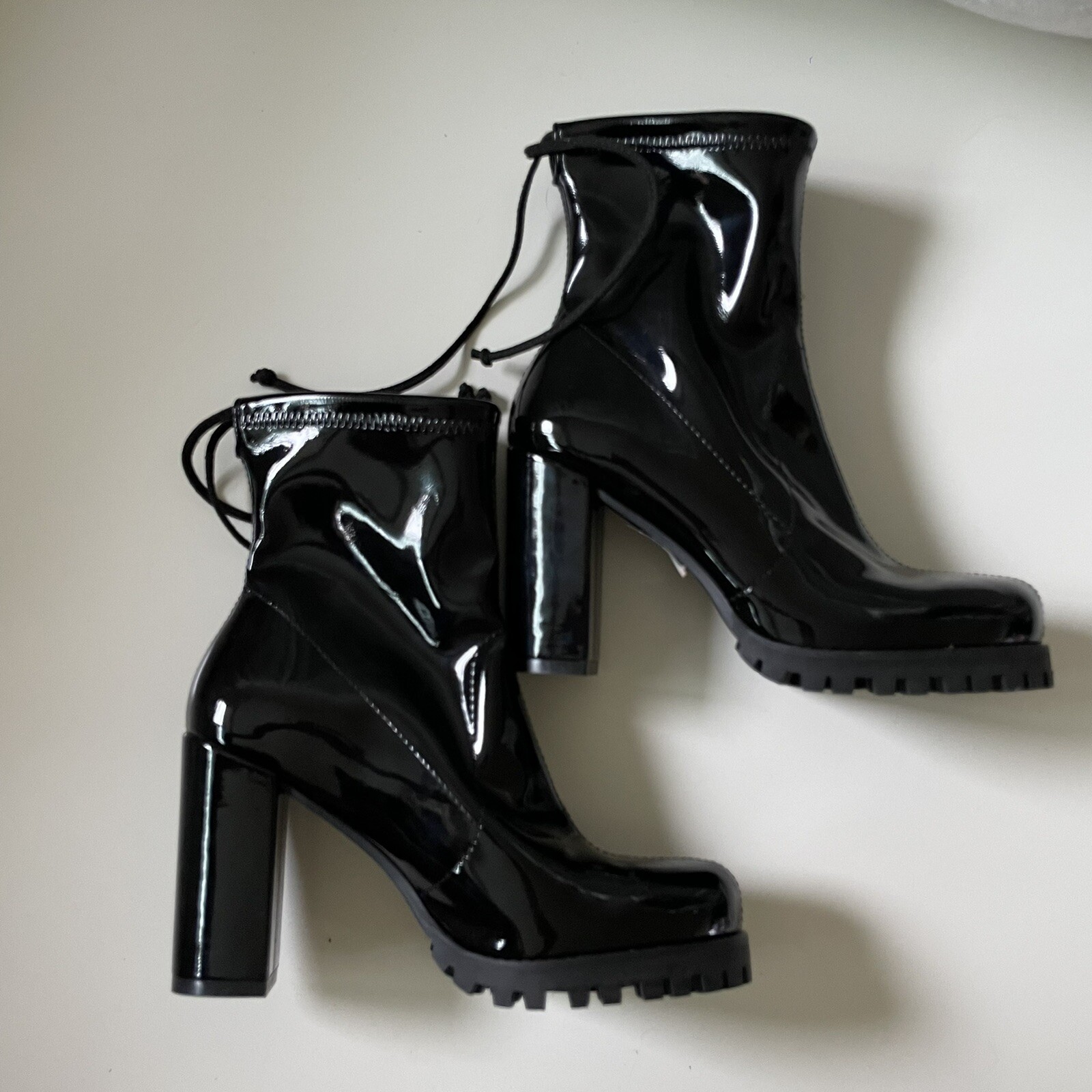 Stuart Weitzman Benita Lugg Vinyl Stretch AnklePlatform Boot Woman Sz