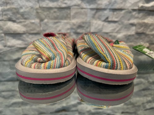 NWT SANUK KIDS Donna Slip On Comfort Shoes Pastel Stripes Metallic Silver Size 4 - Picture 4 of 6