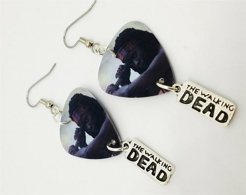 Michonne of The Walking Dead Guitar Picks with TWD Tags - Picture 2 of 3