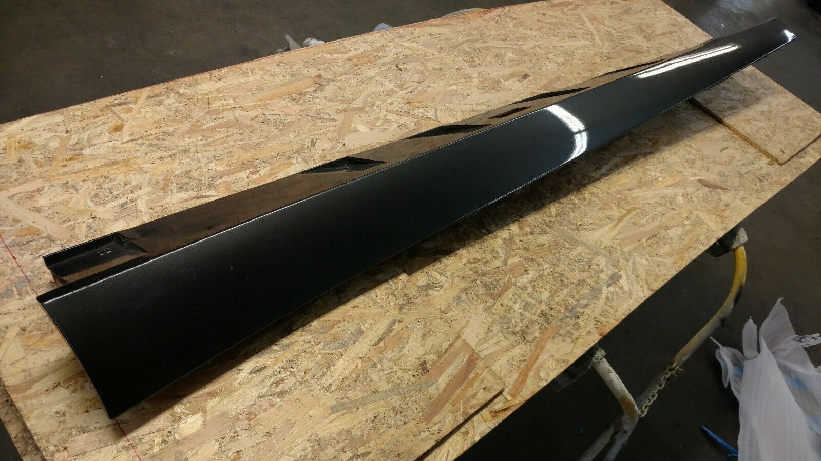 AUDI R8 DRIVER LEFT SIDE ROCKER MOLDING OEM 420853855A 