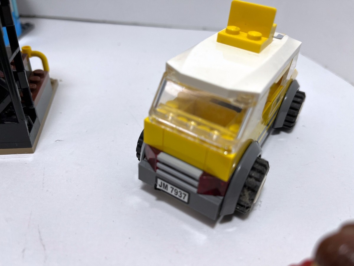 LEGO City Main Square 60271 (2020) + Taxi only 7937 See