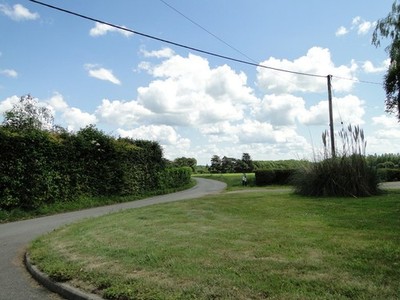 Foto A2 Ausfahrt von St. George's auf Hospital Road The Green \/TG0701 um 2019
