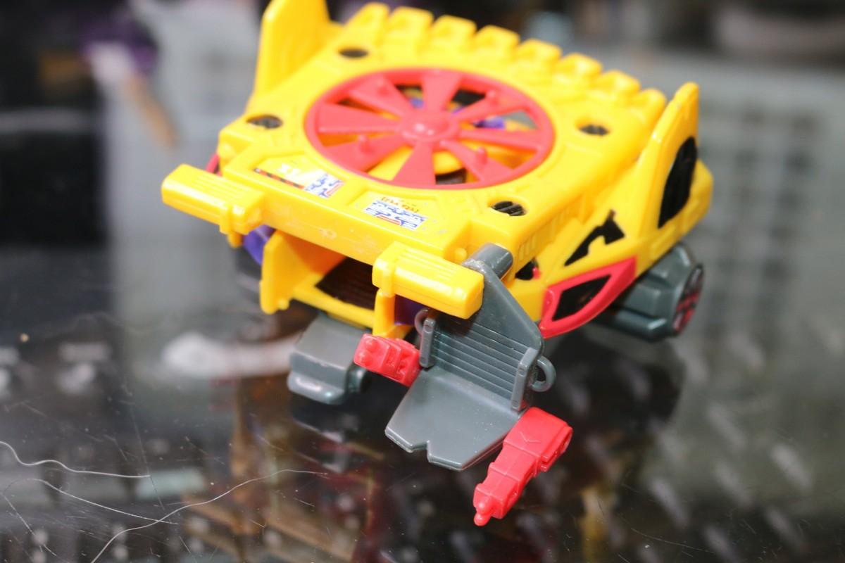Micro Machines Z-Bots Mini Z's Turbine-X © 1994 Lewis Galoob Toys