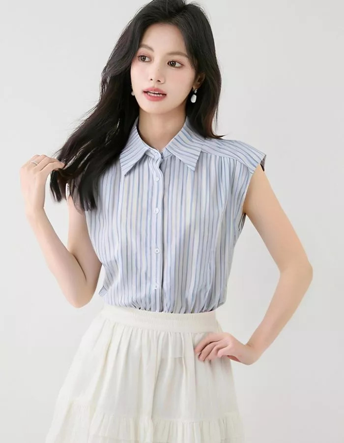 Top Verano de Rayas Blanco Azul Con Collar Clásico Y Líneas Verticales CF44001