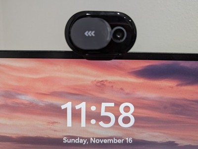 Microsoft Modern Webcam with Built-in Noise Cancelling Microphone