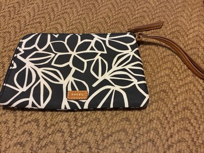 Fossil Eliza 9X6 Leather Wristlet Zip Close Floral Black And White