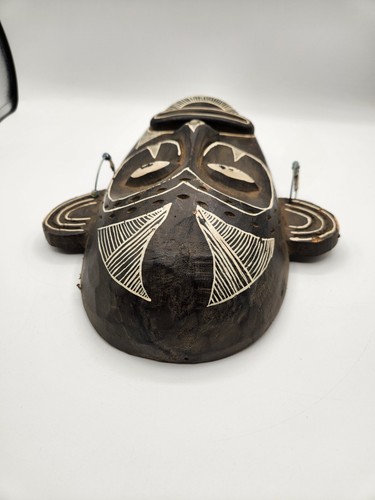 African Tribal Wooden Face Mask Wall Hanging With Hoop Earings Black And White - Picture 6 of 11