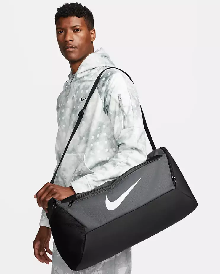 Nike Brasilia 9.5 Medium Duffel Bag