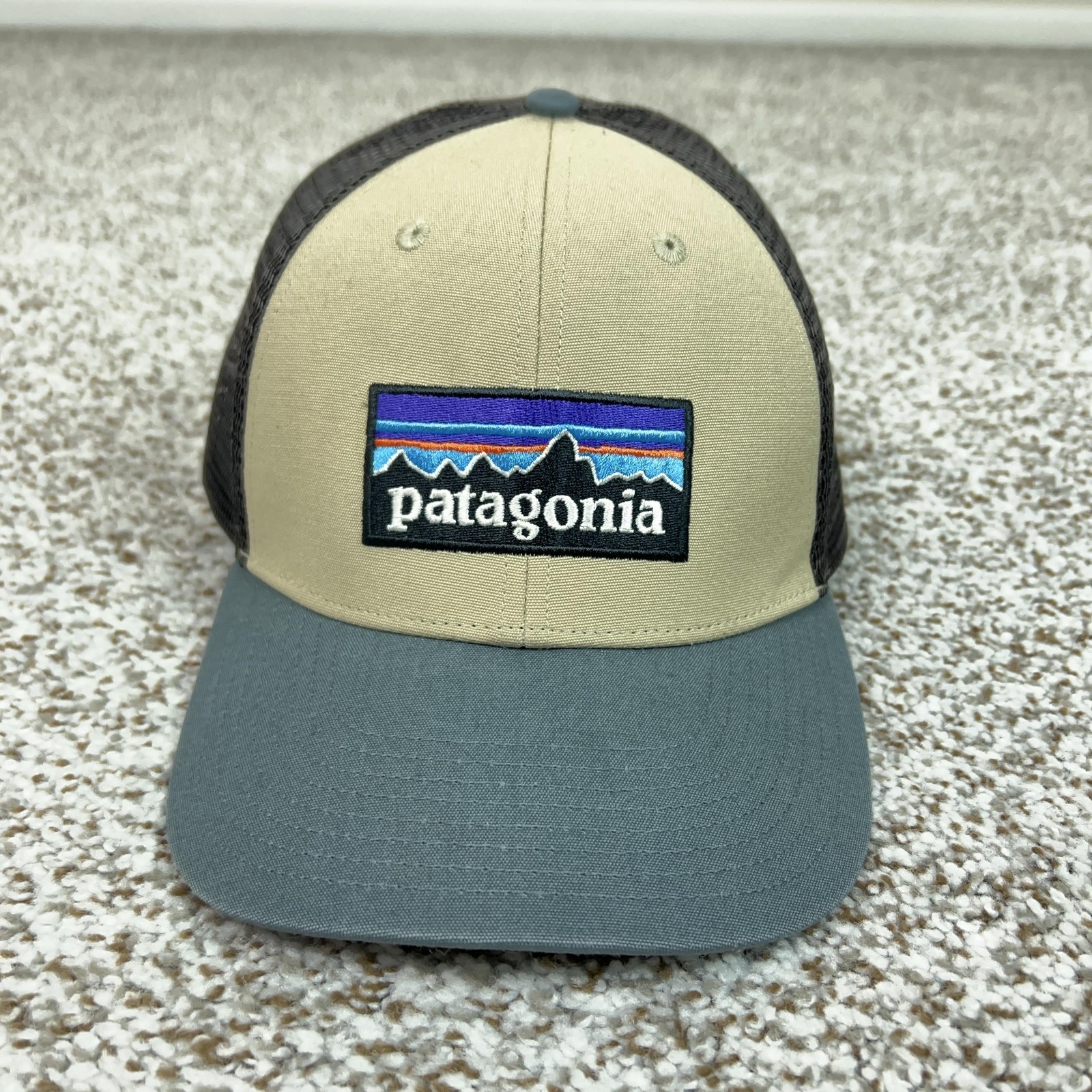 Cap Snap Back Mens One Size Beige Gray Mesh Trucker Logo Out