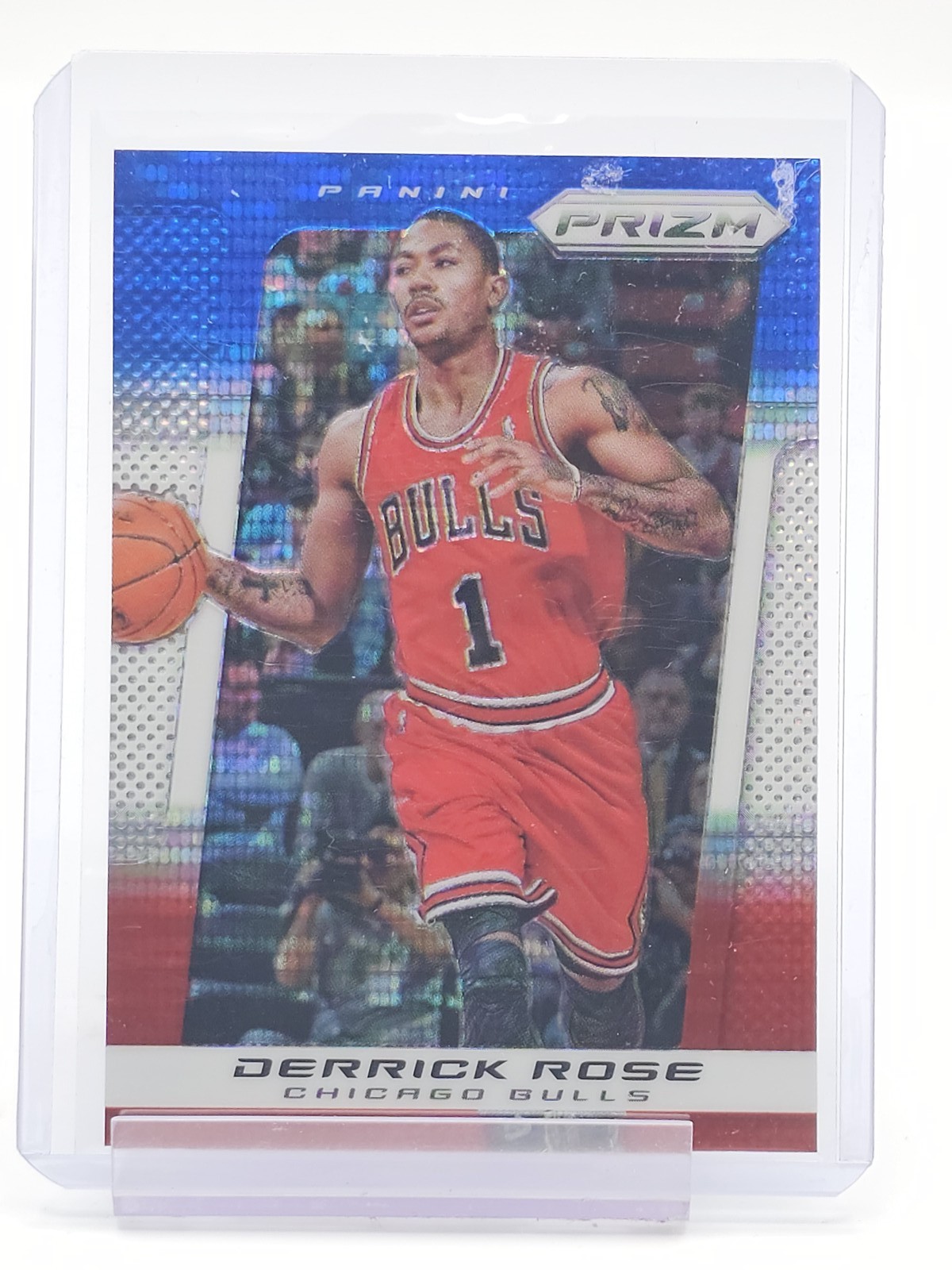 DERRICK ROSE 2013-14 PANINI PRIZM RED WHITE BLUE PULSAR #28 CHICAGO BULLS Q3562