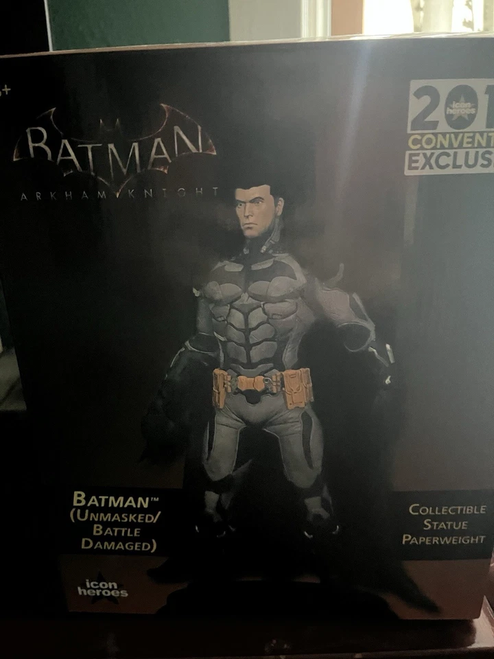Estatua Batman Arkham Knight 2016 edición exclusiva Foto 2 de 3