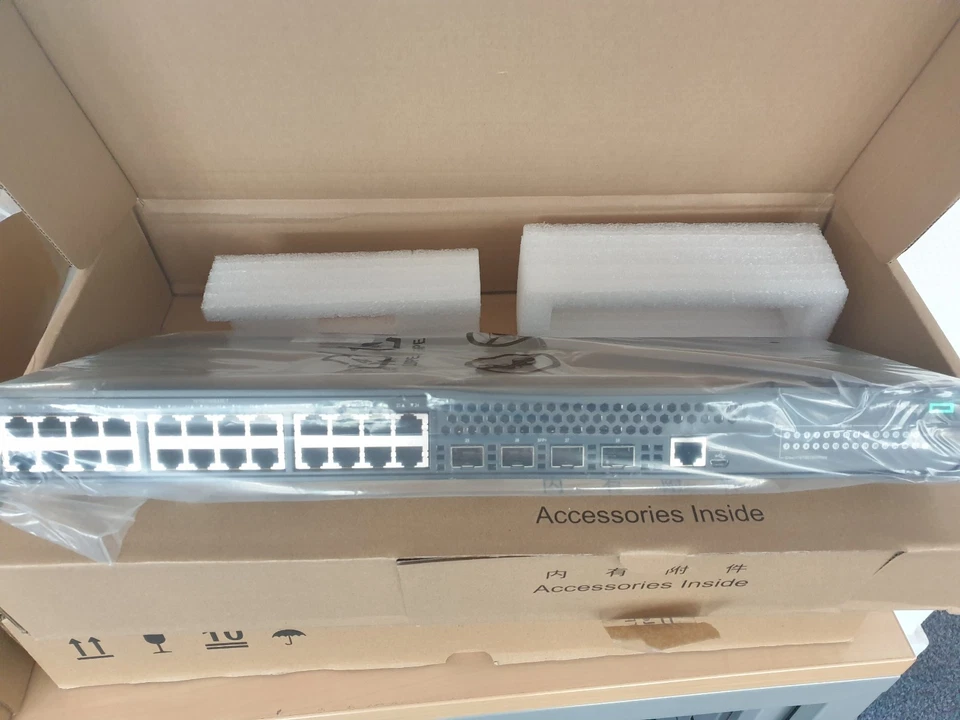 HPE Switch 5140 24G 4SFP+ EI SW JL828A - Photo 1/3