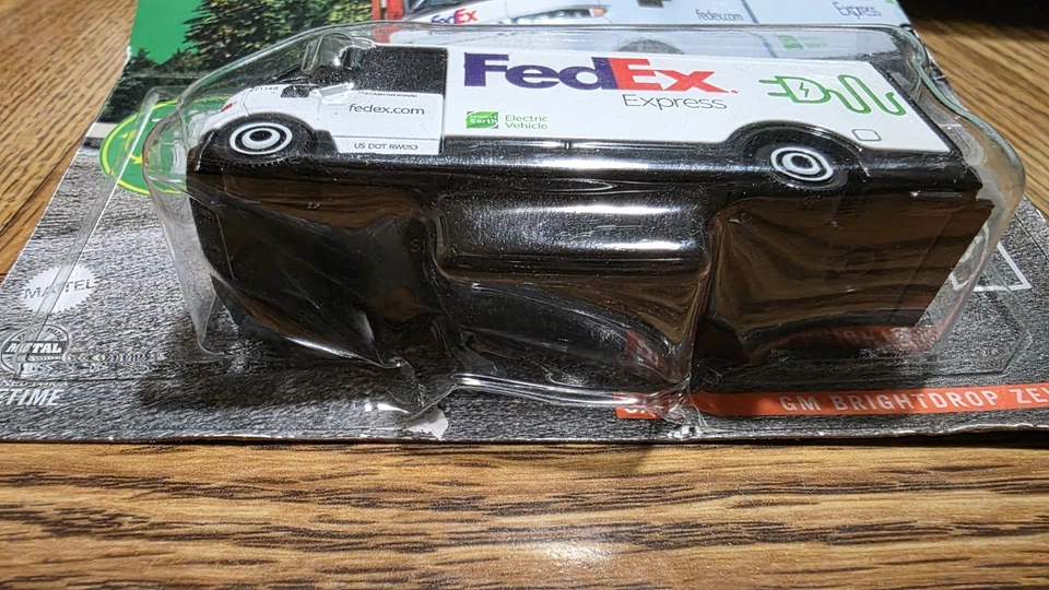 Camión Matchbox 2023 plataformas de trabajo FedEx Express Brightdrop Zevo 600 Foto 3 de 3