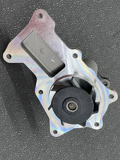 Jeep Wrangler 2007-11 motor 3,8 bomba de agua OEM # 4666044BB Foto 2 de 4