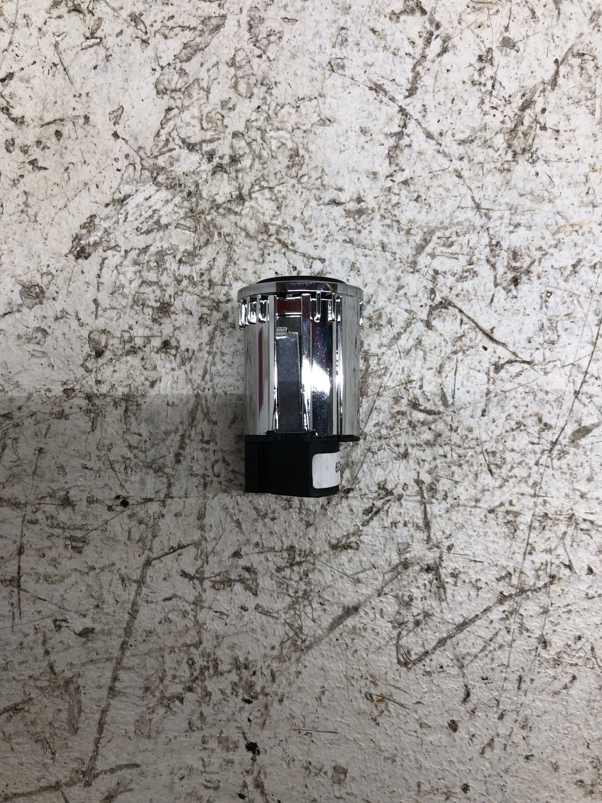 ASTON MARTIN RAPIDE GLOVE BOX RELEASE SWITCH BUTTON 6G33-062A00-AA OEM