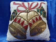VINTAGE BEADED CHRISTMAS DECORATIVE THROW PILLOW WITH HOLIDAY BELLS 10" X 10"