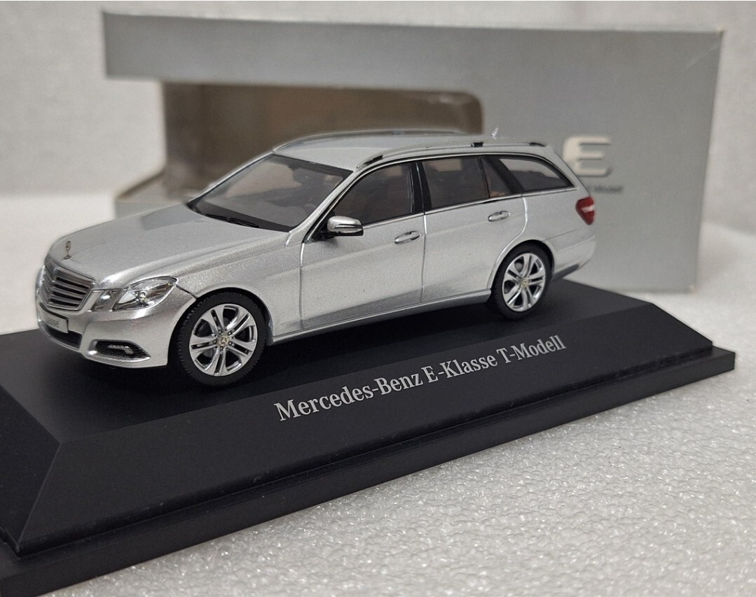 Mercedes-Benz E-Klass T-Model S212 2009 Silver 1:43 Schuco