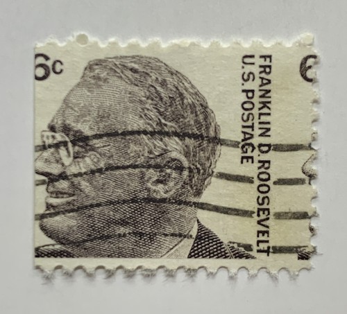 ERROR 1966-1967 U.S. FDR 6C STAMP WITH SIGNIFICANT HORIZONTAL MISPERF - 第 1/2 張圖片