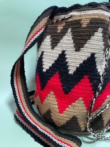 Authentic Handmade Colombia Mochilla Bag - Picture 2 of 10
