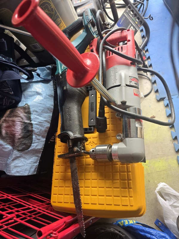 Milwaukee Elbow Drill.  And Makita Soso