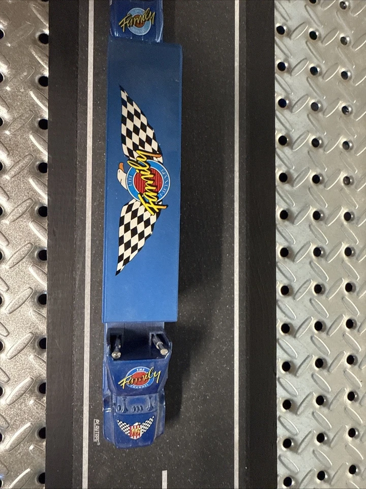 Ted Musgrave #16 NASCAR Racing Champions 1:64 Scale Racing Team Transporter 1996 - Image 3 of 4