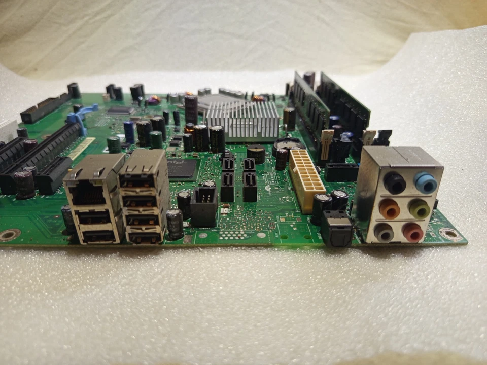 Vintage Dell Dimension 9200 + Intel Quad core CPU LGA775 DDR2 Motherboard 0WG855 - Bild 4 von 4