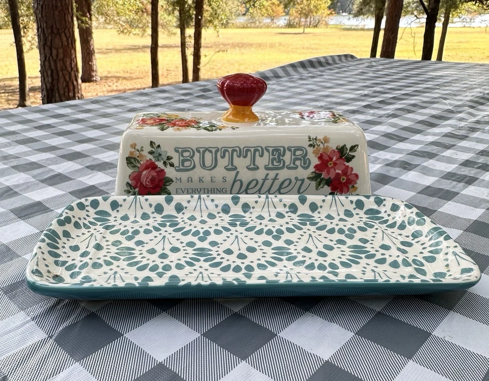 Plato de mantequilla floral Pioneer Woman azul/blanco "La mantequilla hace que todo sea mejor" Foto 2 de 4