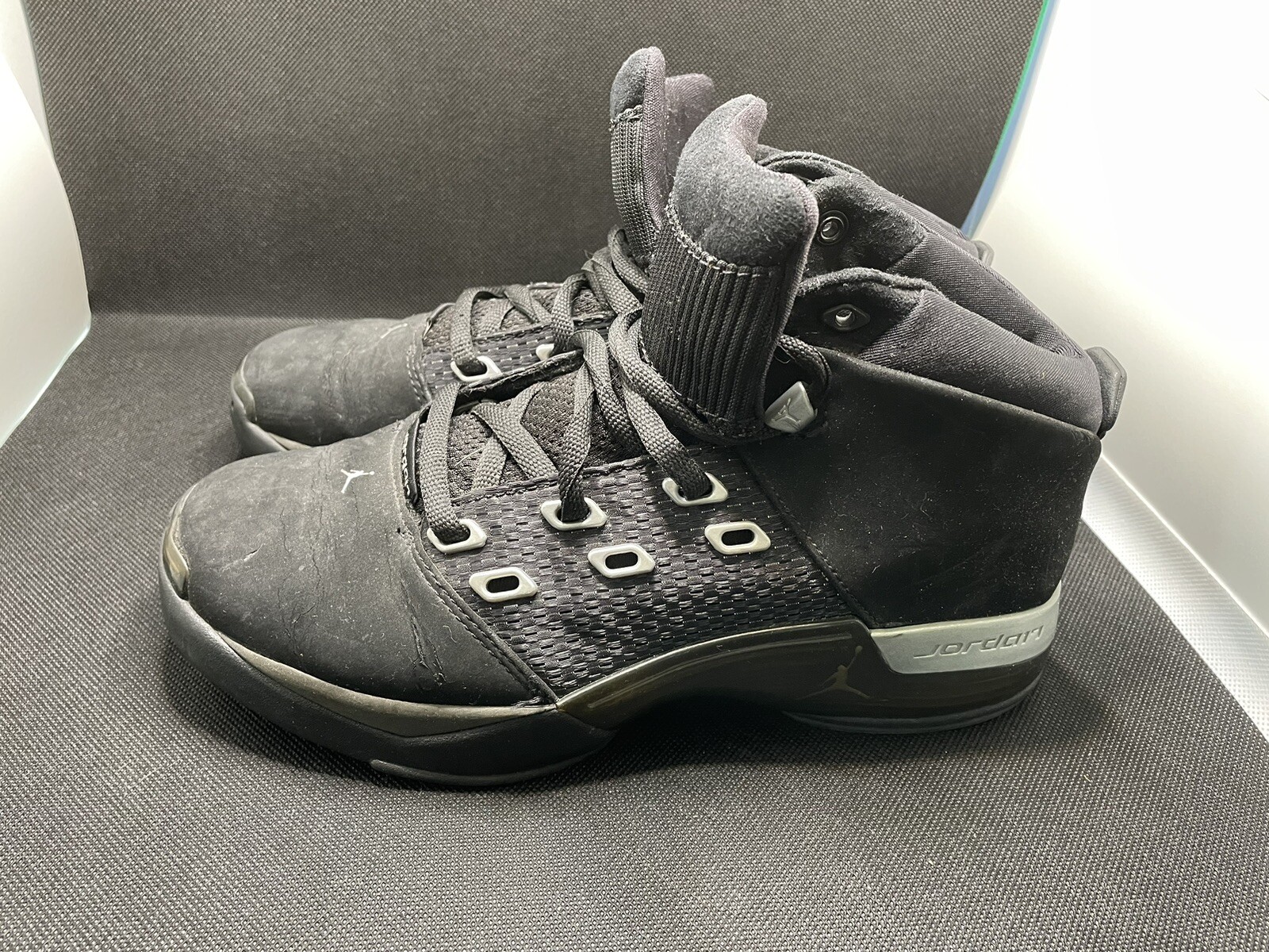 Nike Air Jordan 17 GS Countdown Pack Black/Silver Size 6Y Sneakers ...