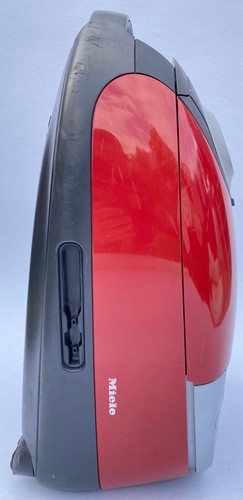 ✅Professionally Reconditioned 2200W Cat and Dog Miele Vacuum Cleaner - Picture 4 of 9