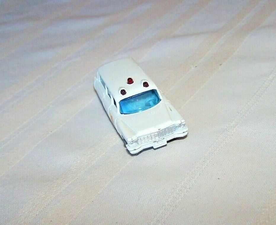 Vintage LESNEY Matchbox No. 54 Cadillac S&S Ambulance White Vintage LESNEY Matchbox No. 54 Cadillac S&S Ambulance White