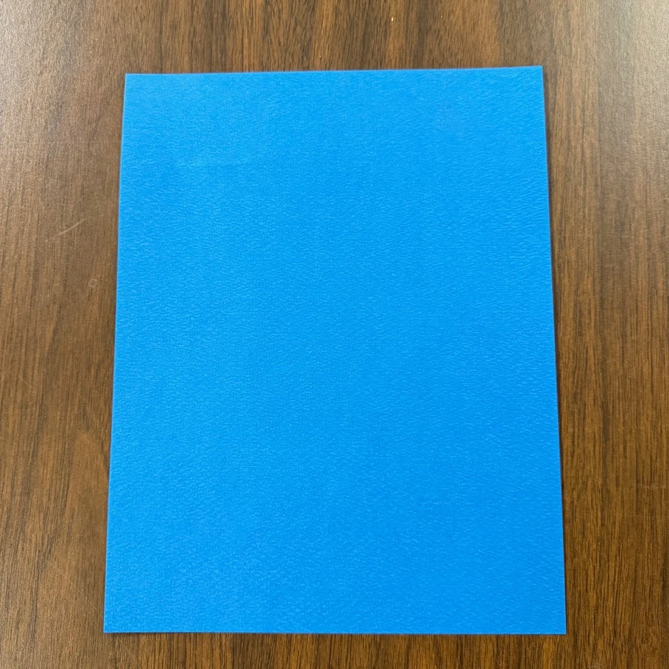 Cartulina Azul Brite 8.5" x 11", Texturizada - Cartulina de colores - 25 piezas Foto 2 de 2