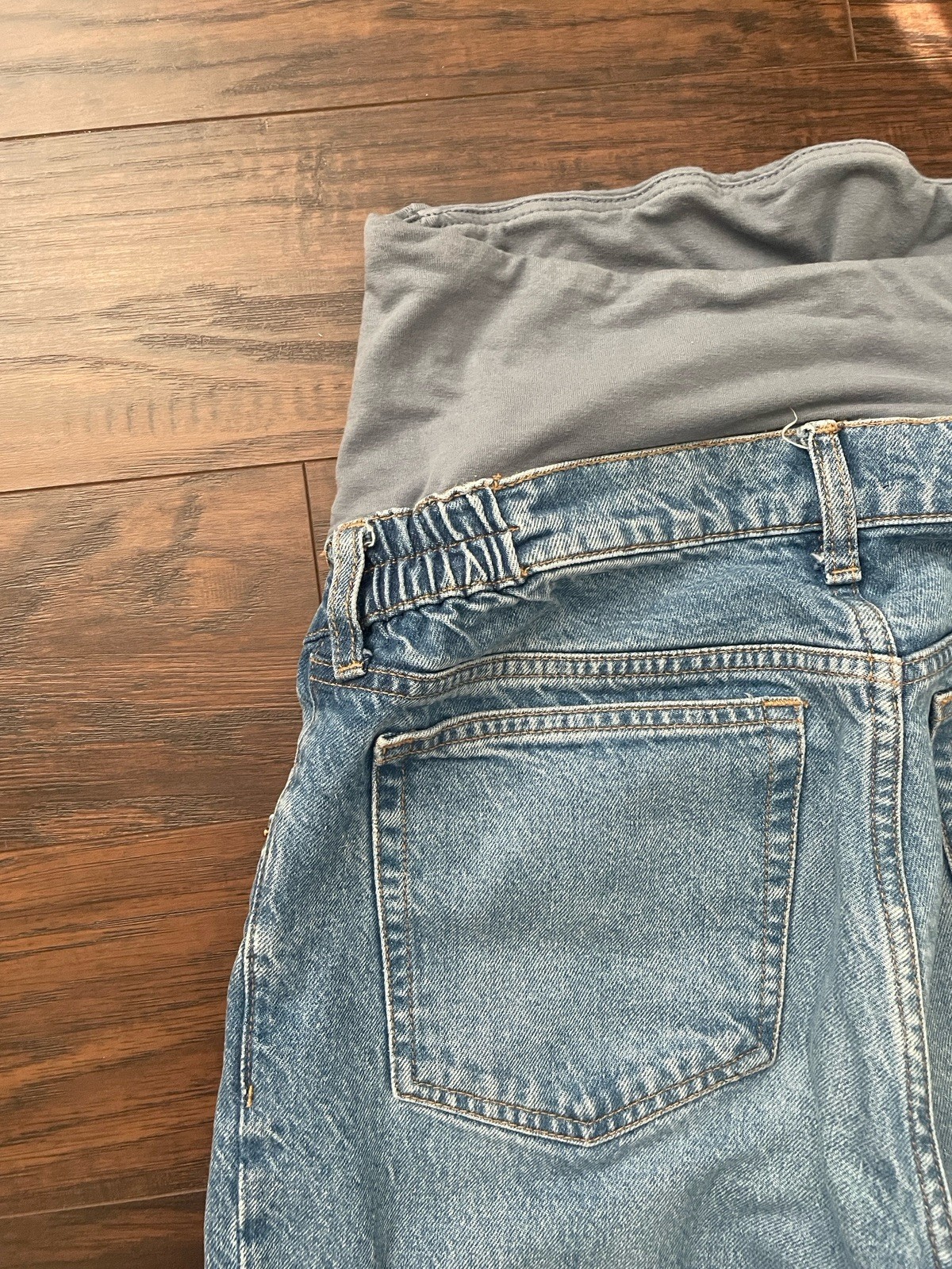 H&M Maternity Mama Straight Leg Jeans Light Denim Wash Size Small thumbnail 4