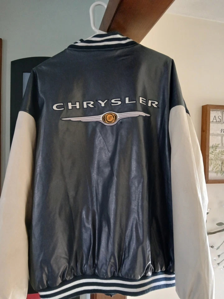 Мужская винтажная кожаная куртка Chrysler 2XL 2000-е на молнии - Изображение 2 из 4