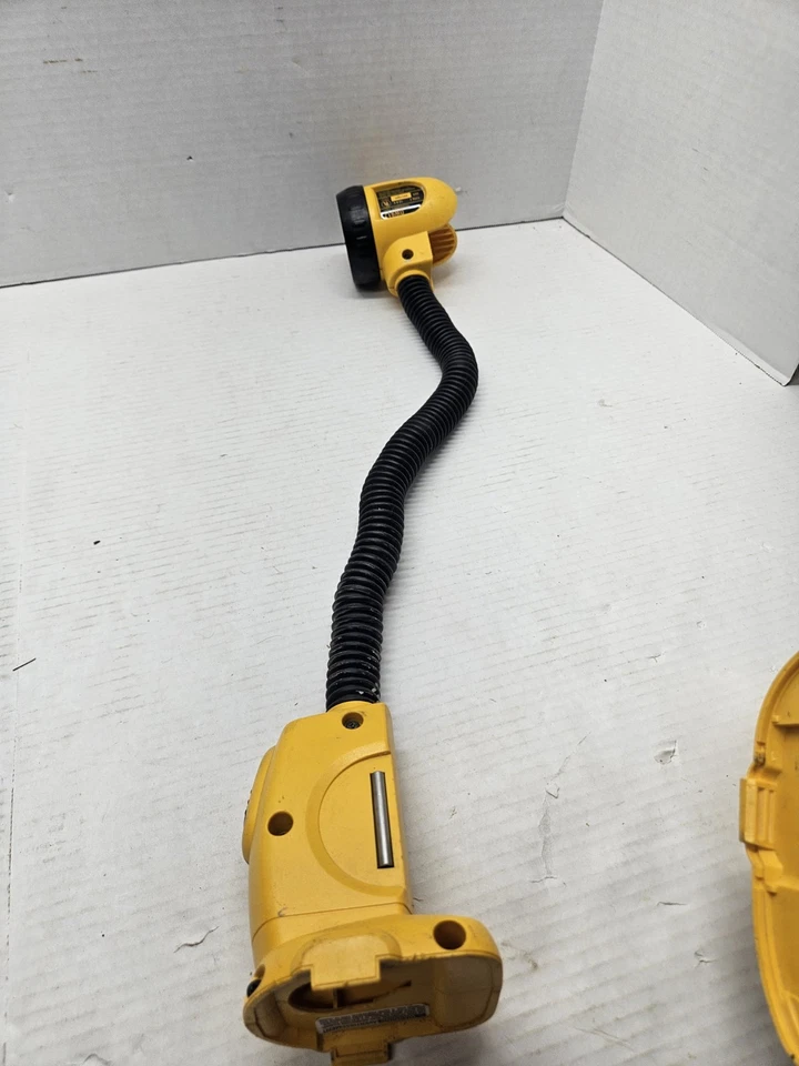 DeWalt Flashlight DW917 Flex Head 12V - Image 3 of 4