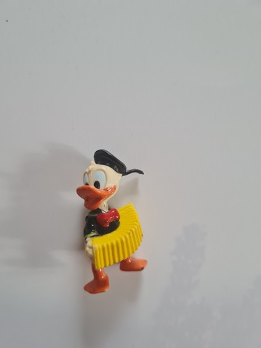 Ü Ei Überraschungsei Donald mit Akkordeon -schwarze Mütze Donalds flotte Familie - Bild 2 von 3