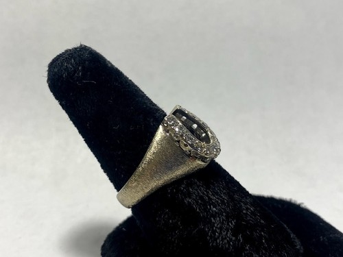 10kt White Gold Diamond Brushed Horse Shoe Ring * - Picture 2 of 2