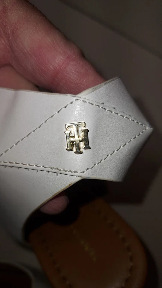 Sandalias Tommy Hilfiger "MAYA" blancas con correa al tobillo 4" tacón de cuña WMN talla 8,5 M Foto 4 de 4