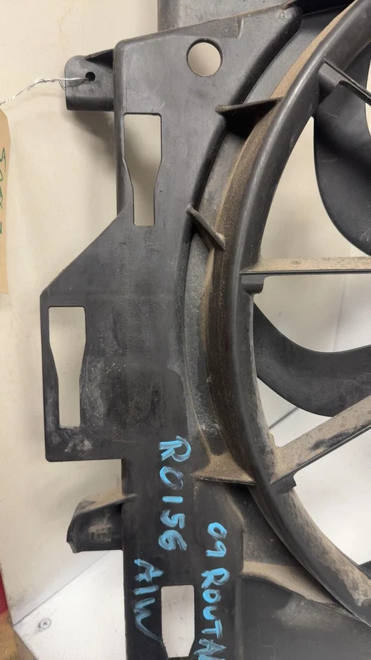 2009-2011 VOLKSWAGEN ROUTAN ELECTRIC COOLING MOTOR FAN ASSEMBLY Foto 2 de 4